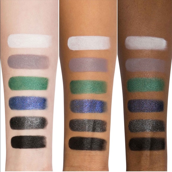 🌙Kat Von D “Poe” Studded Kiss Lipstick 🌙 - Picture 6 of 10